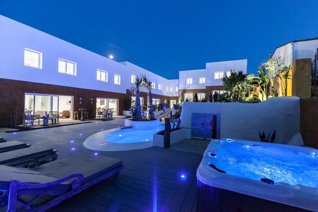 Vista Roses Mar - Villas Batik Kültér fotó