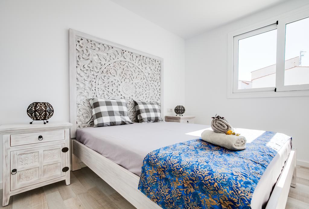 Vista Roses Mar - Villas Batik Kültér fotó