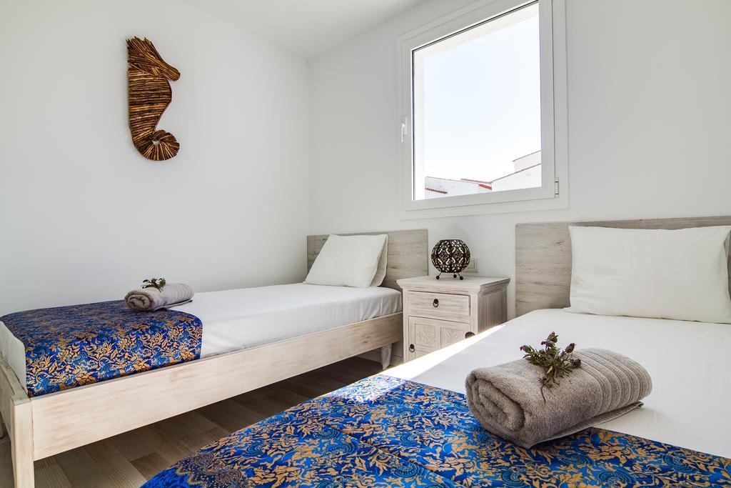 Vista Roses Mar - Villas Batik Kültér fotó