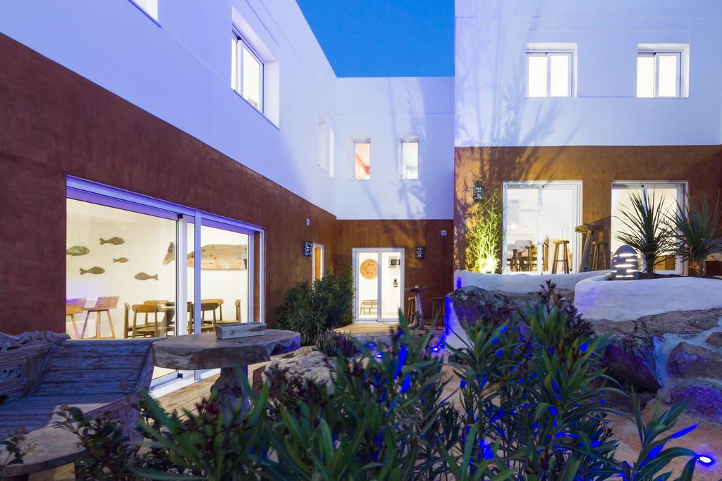 Vista Roses Mar - Villas Batik Kültér fotó