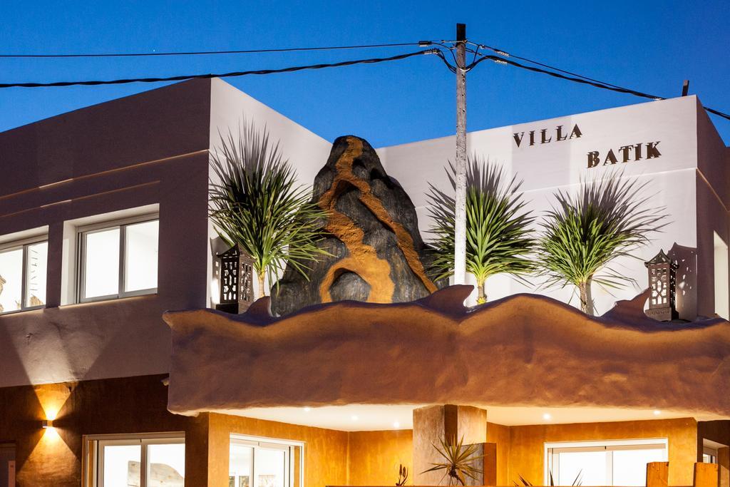 Vista Roses Mar - Villas Batik Kültér fotó