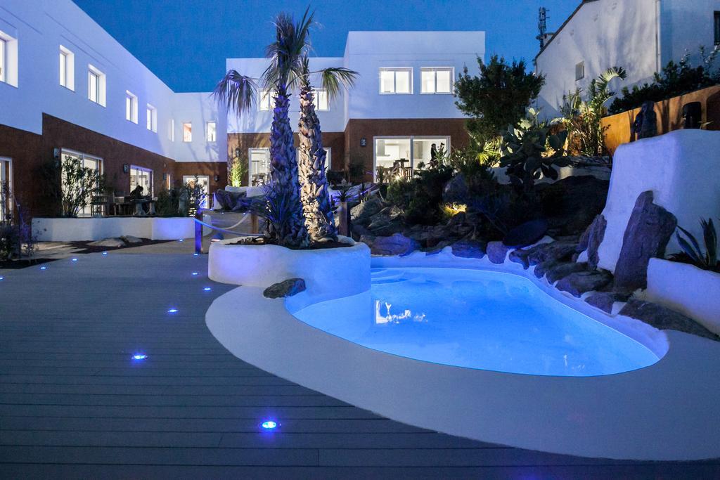 Vista Roses Mar - Villas Batik Kültér fotó