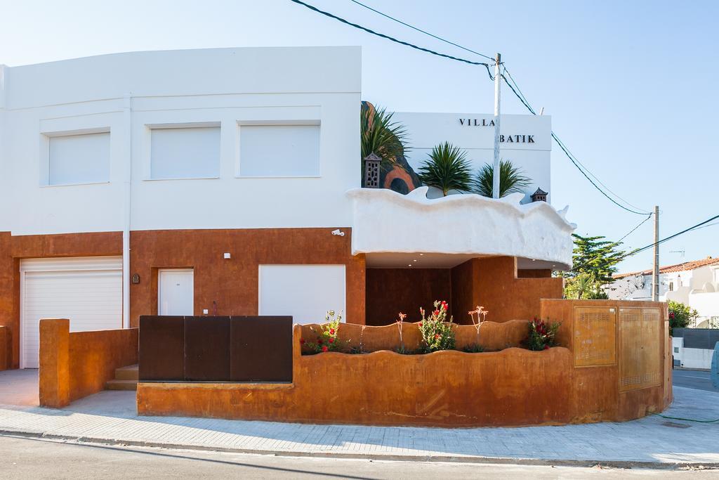 Vista Roses Mar - Villas Batik Kültér fotó